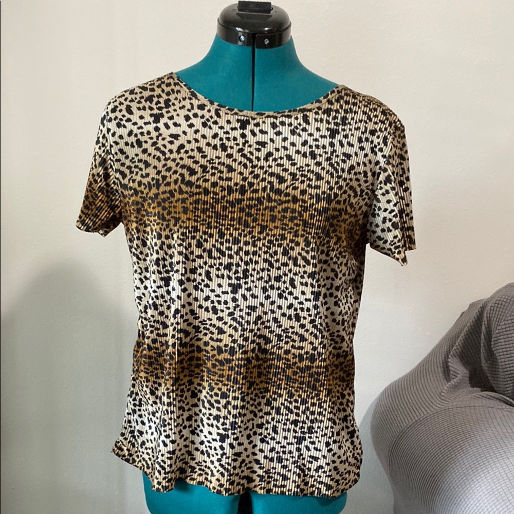 Leopard print short sleeve blouse